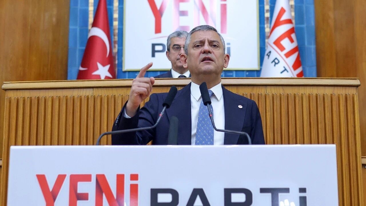 Özgür Özel'den